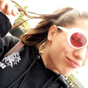 Meet your Posher, Angela